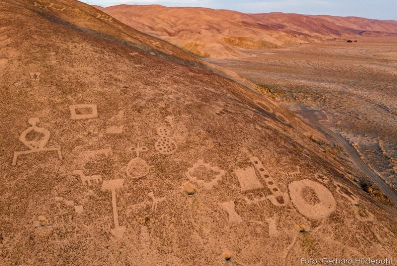 Avances en la postulación de los Geoglifos de Pintados a Patrimonio Mundial abordó Comité Científico en Iquique